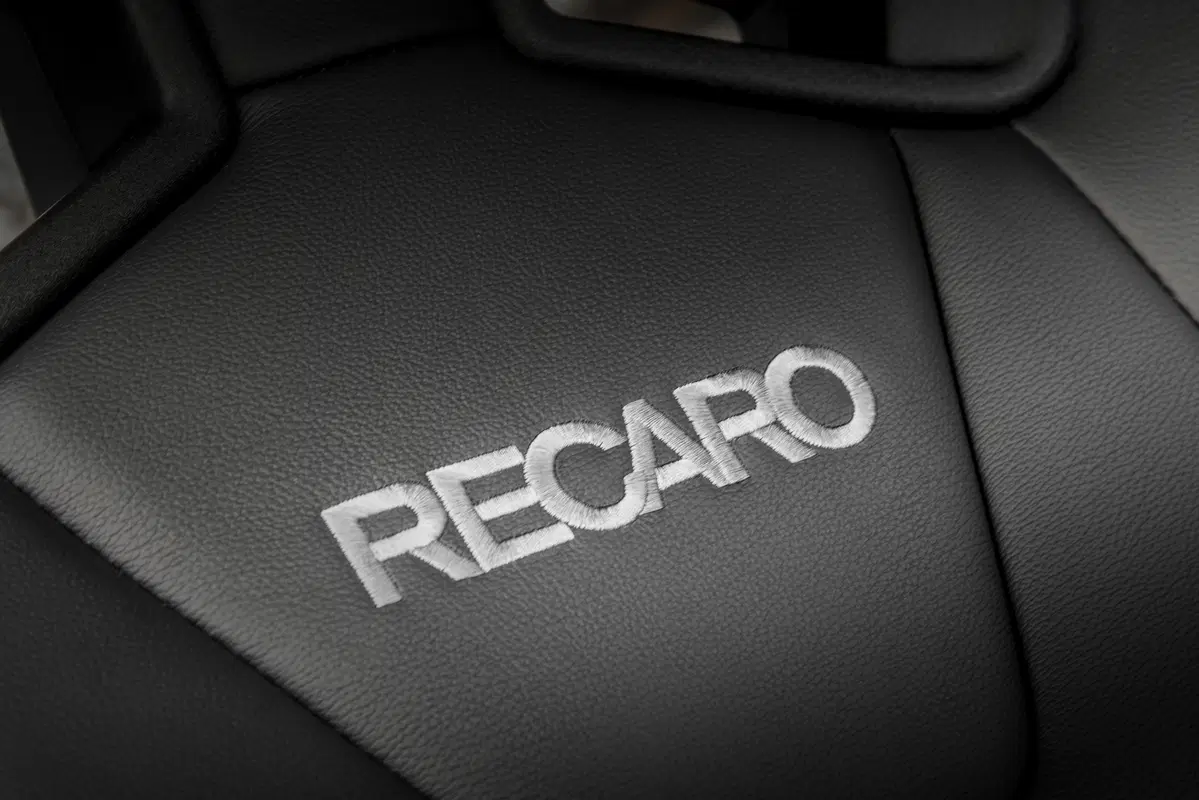 Ford Mustang 2018 restyling: cambio automatico a 10 marce, nuovo look e motori da 290 e 450 cv [Vide (85)
