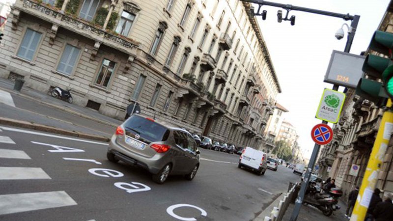 Milano, Area C: telecamere accese il 24 Dicembre