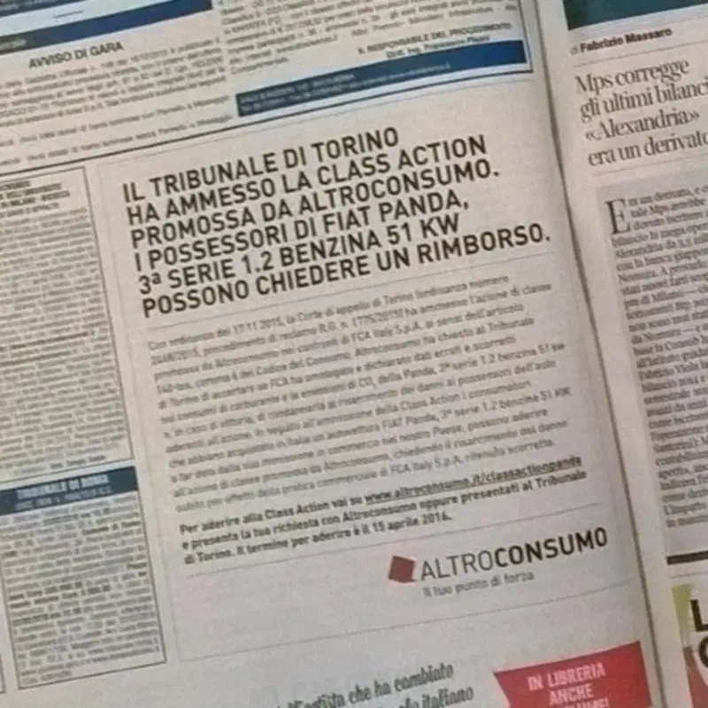 L'annuncio di Altroconsumo sui quotidiani nazionali che pubblicizza la raccolta di adesioni per la class action contro Fiat
