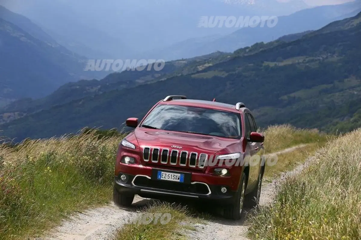 Jeep Cherokee 2.2 200 CV (6)