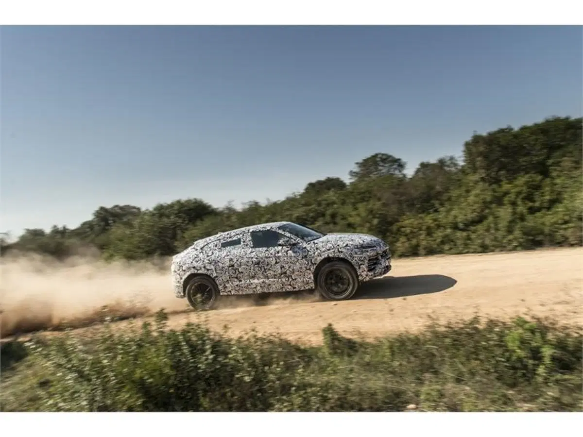 Quale comprare, Confronto: Lamborghini Urus Vs Bentley Bentayga (15)