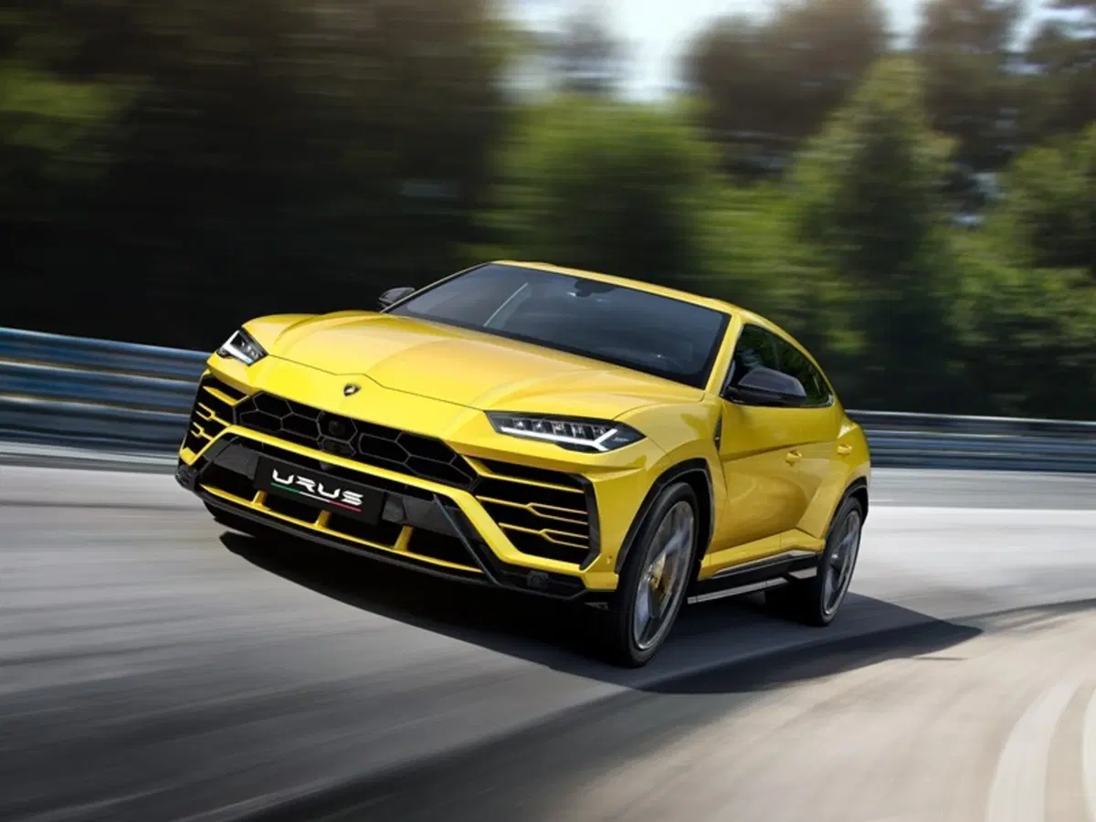 Quale comprare, Confronto: Lamborghini Urus Vs Bentley Bentayga (17)