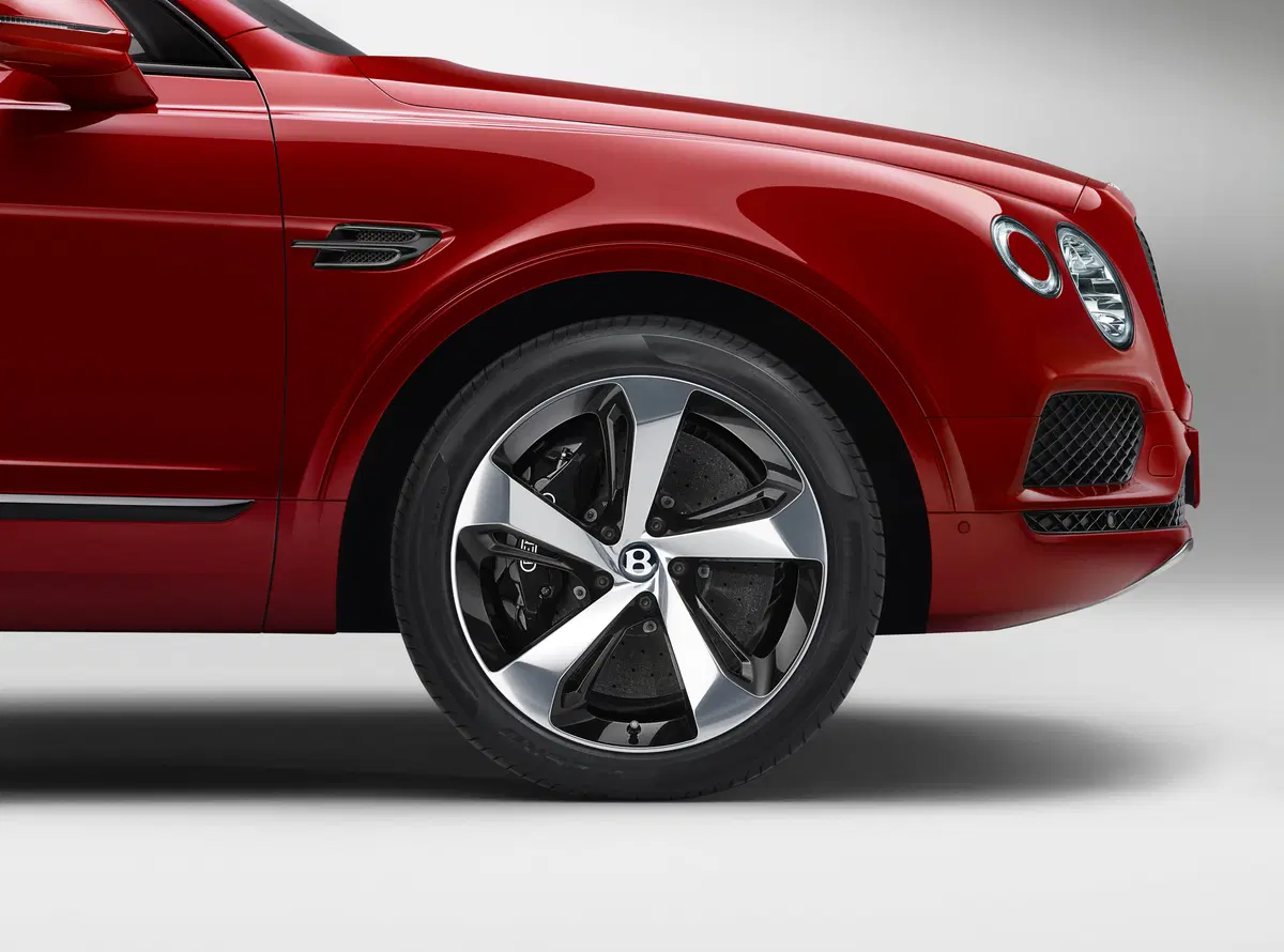 Quale comprare, Confronto: Lamborghini Urus Vs Bentley Bentayga (23)