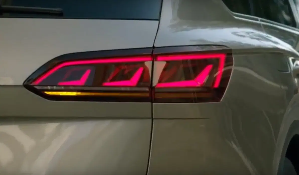 Volkswagen Touareg 2018, un video svela nuovi dettagli