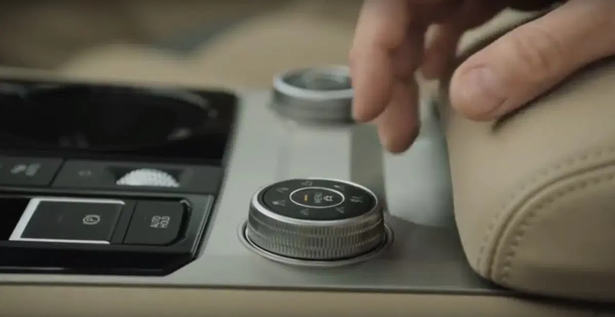 Volkswagen Touareg 2018, un video svela nuovi dettagli (7)