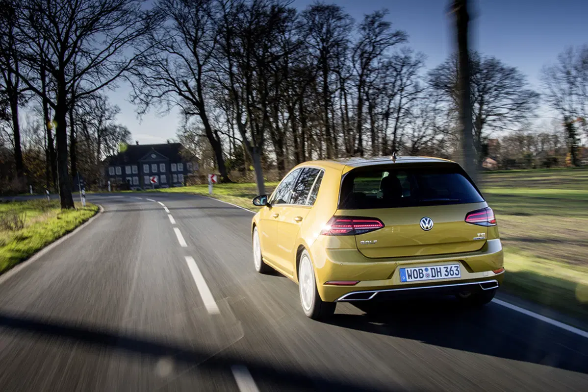 Volkswagen Golf 1.5 TSI ACT BlueMotion, efficiente come un Diesel (3)