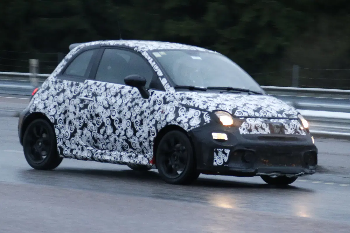 Abarth 500 restyling: beccato il muletto