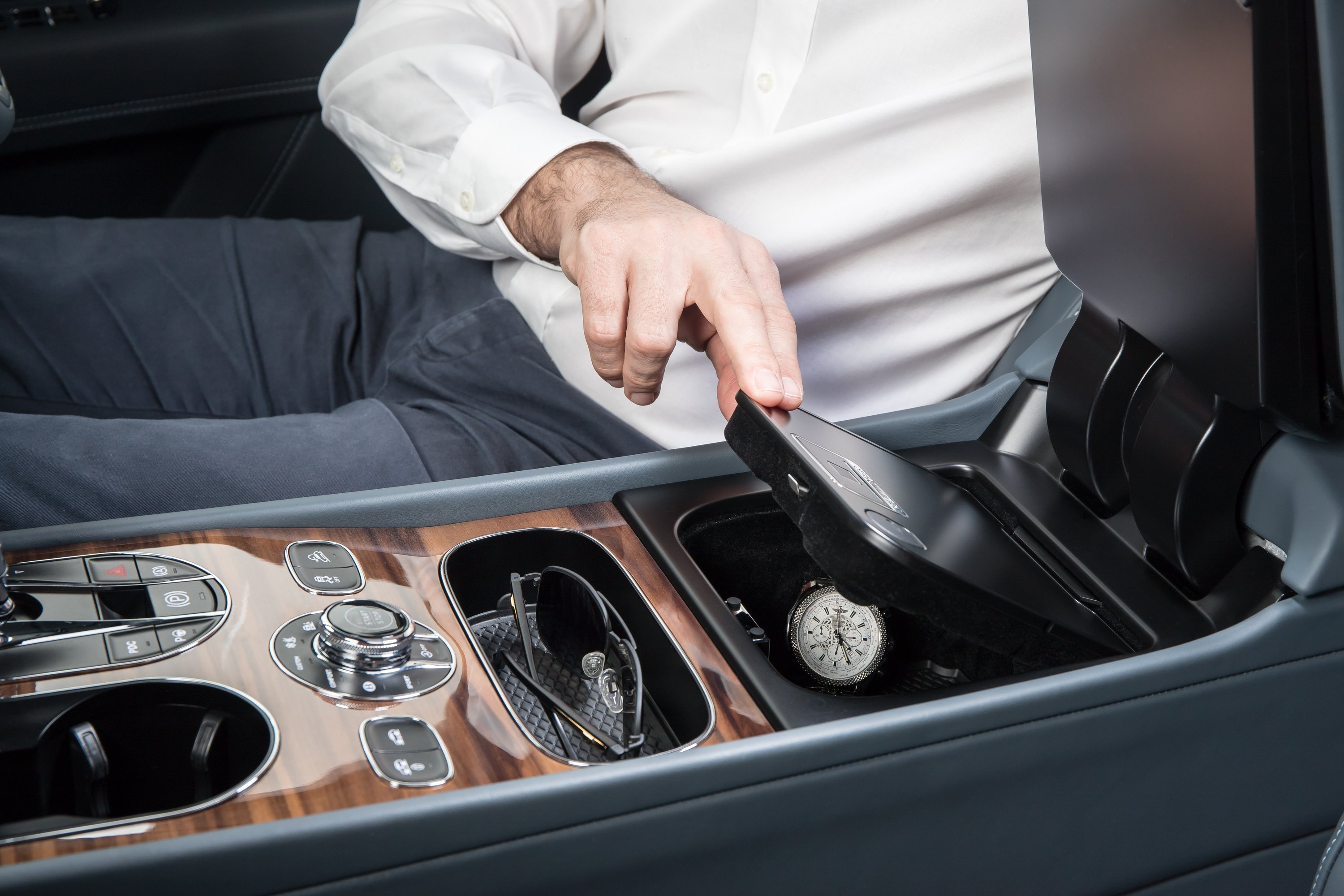 Bentley Bentayga, il SUV inglese guadagna la cassaforte integrata