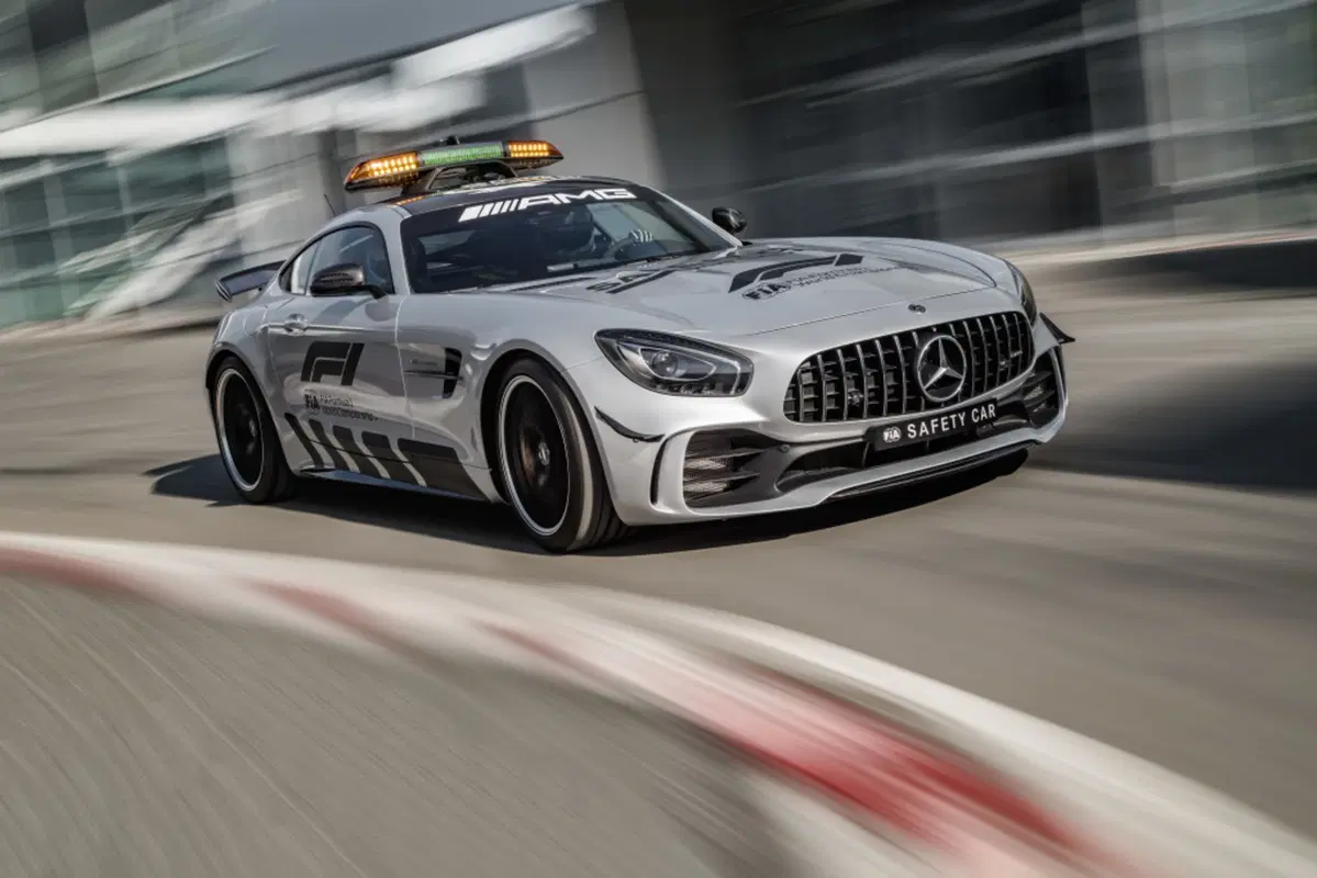 Formula 1: la Mercedes AMG GT R è la safety car 2018 (3)