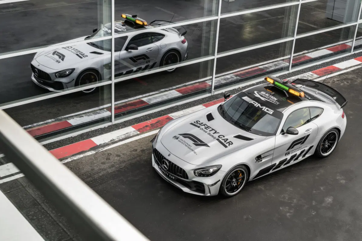 Formula 1: la Mercedes AMG GT R è la safety car 2018 (10)