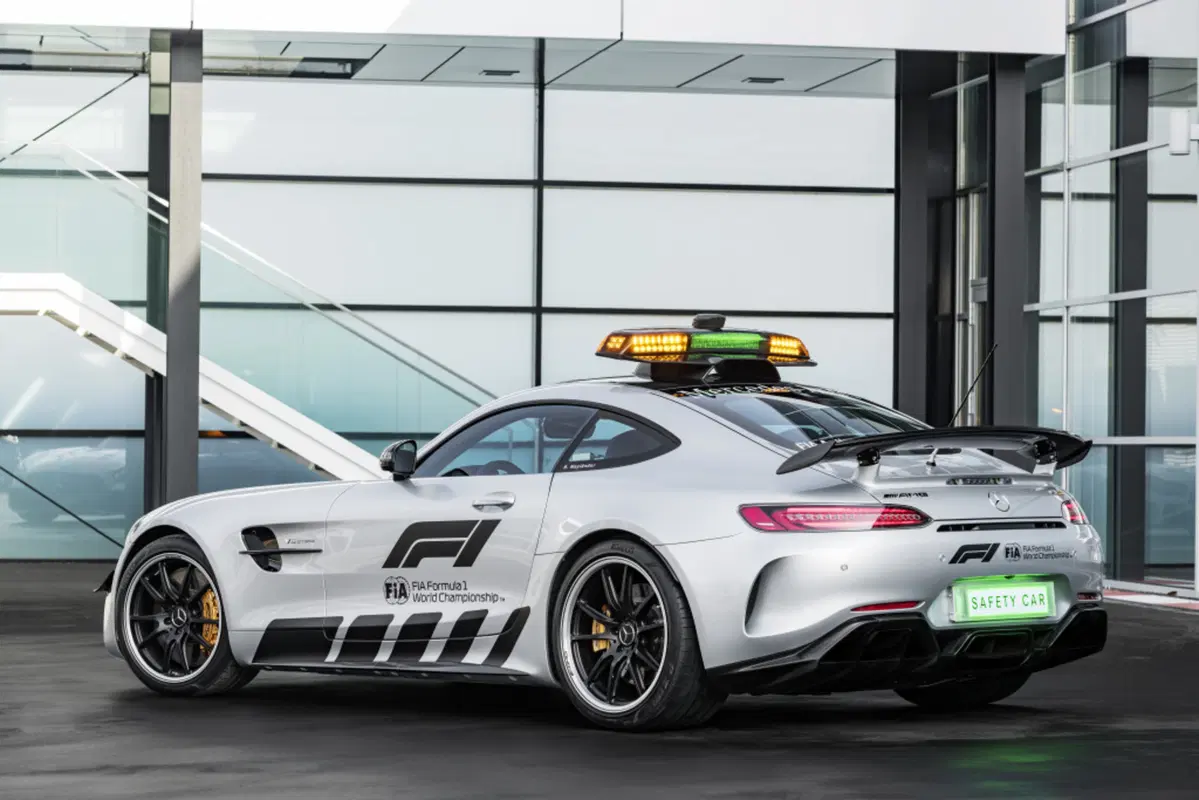 Formula 1: la Mercedes AMG GT R è la safety car 2018 (15)