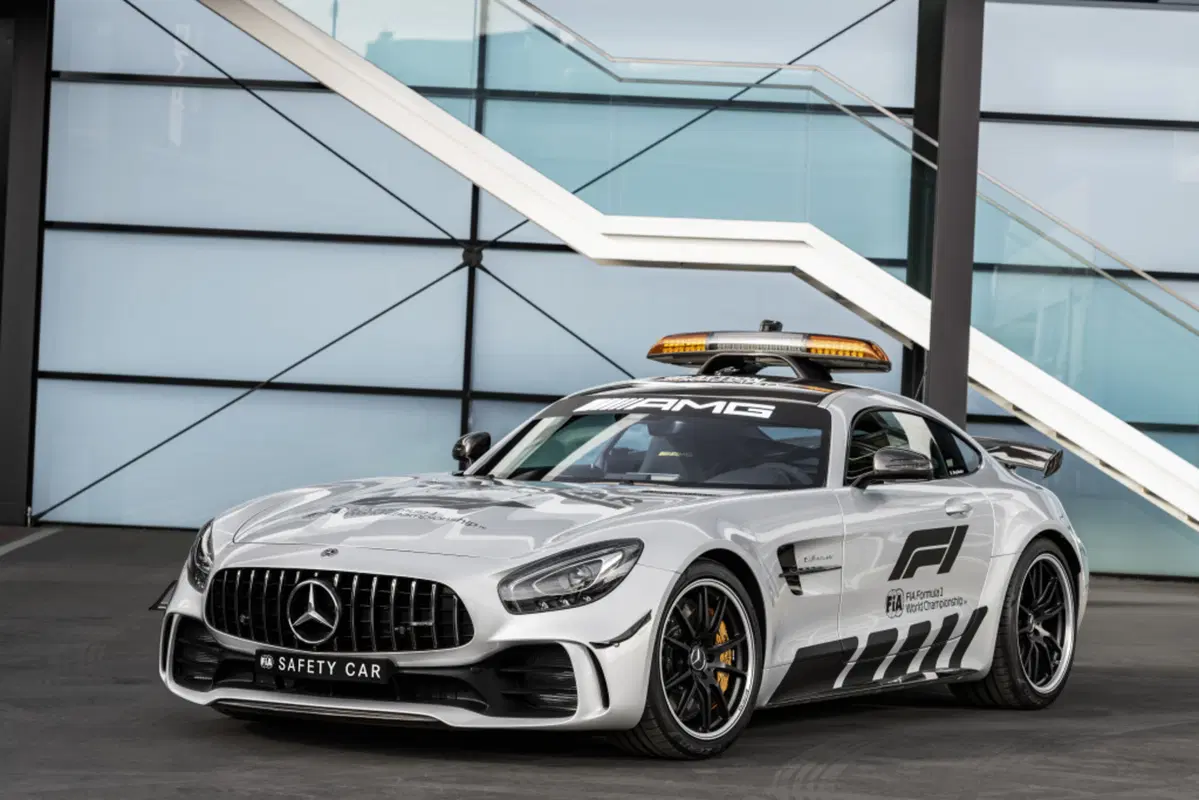Formula 1: la Mercedes AMG GT R è la safety car 2018 (16)