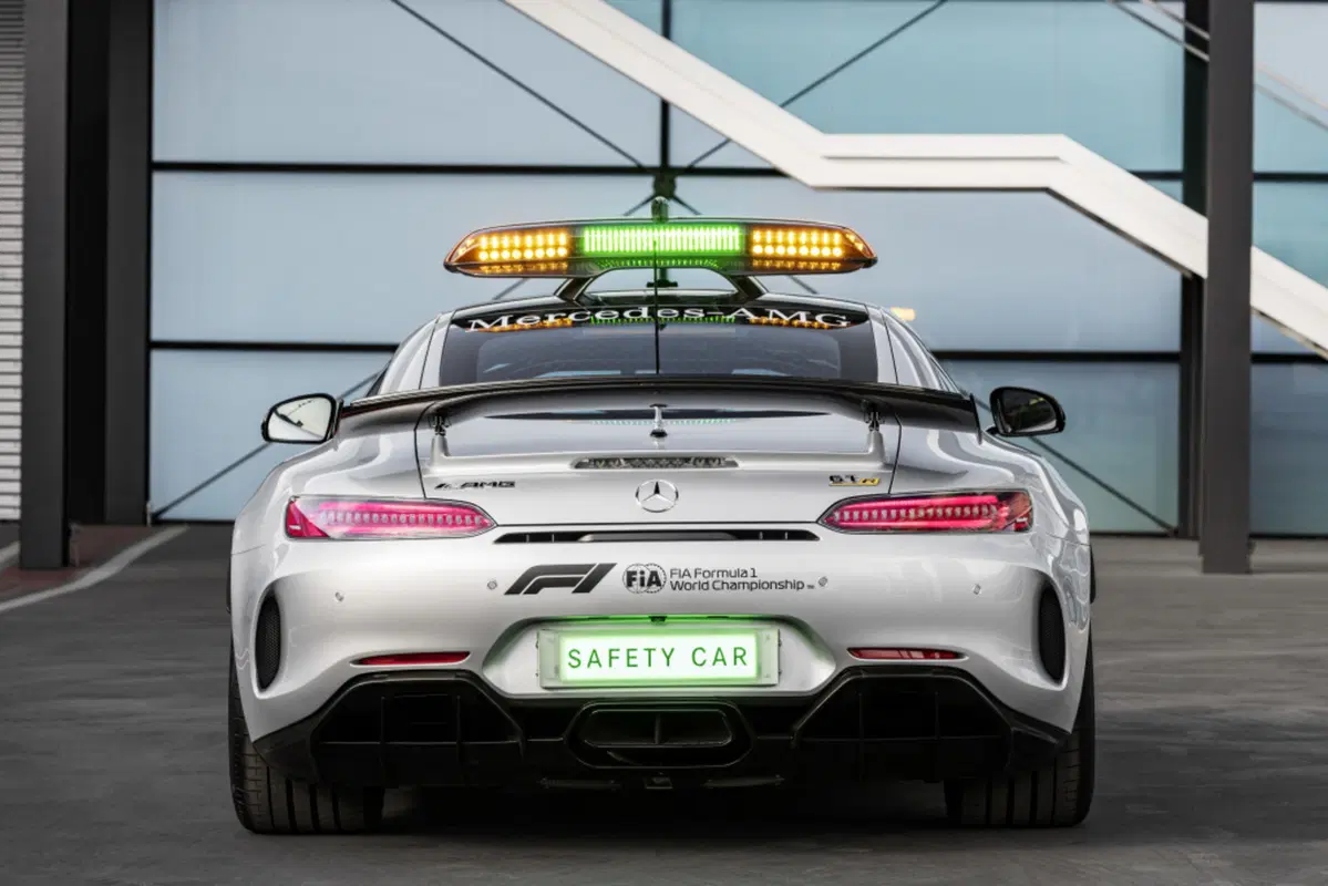 Formula 1: la Mercedes AMG GT R è la safety car 2018 (19)