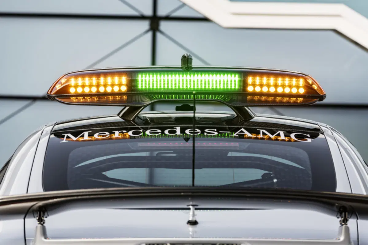 Formula 1: la Mercedes AMG GT R è la safety car 2018 (21)