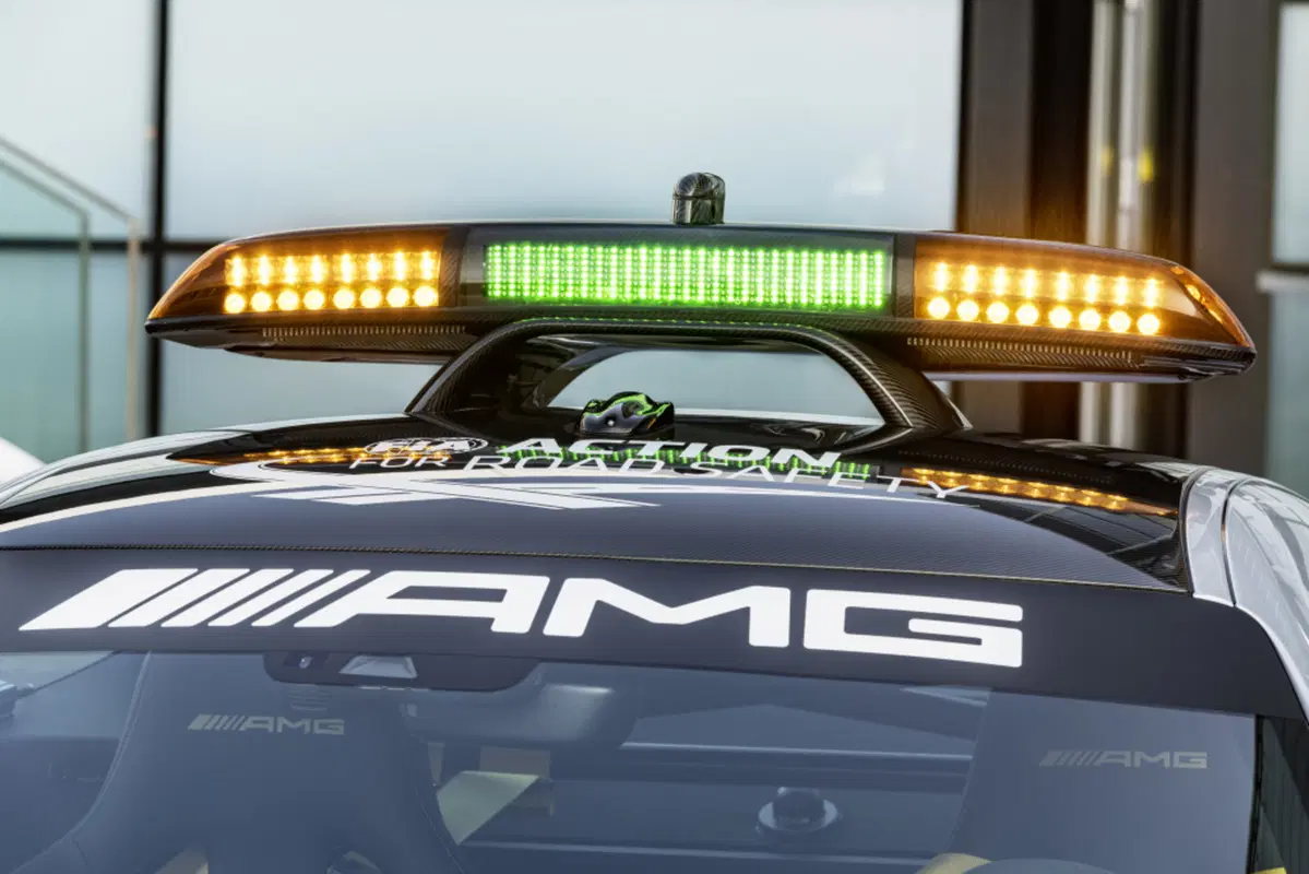 Formula 1: la Mercedes AMG GT R è la safety car 2018 (22)