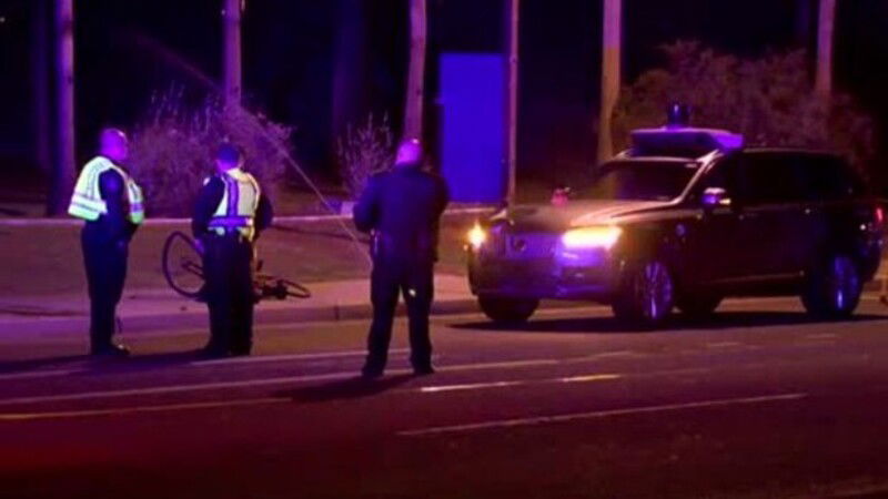 Arizona: incidente mortale per auto a guida autonoma di Uber