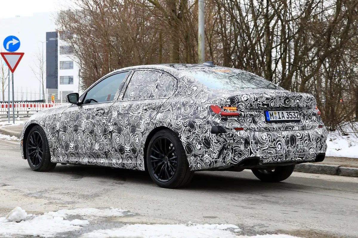 BMW serie 3, le foto spia della nuova generazione (13)