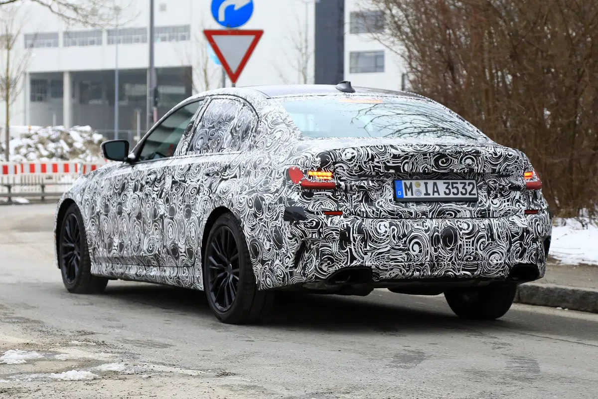 BMW serie 3, le foto spia della nuova generazione (15)