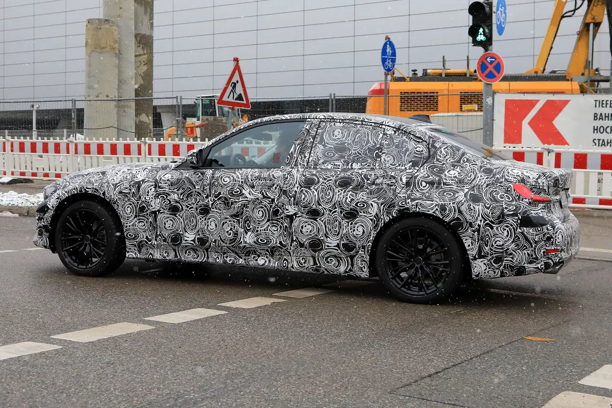 BMW serie 3, le foto spia della nuova generazione (6)