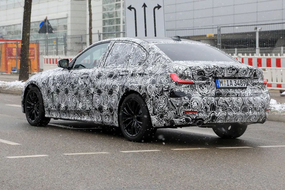 BMW serie 3, le foto spia della nuova generazione (10)