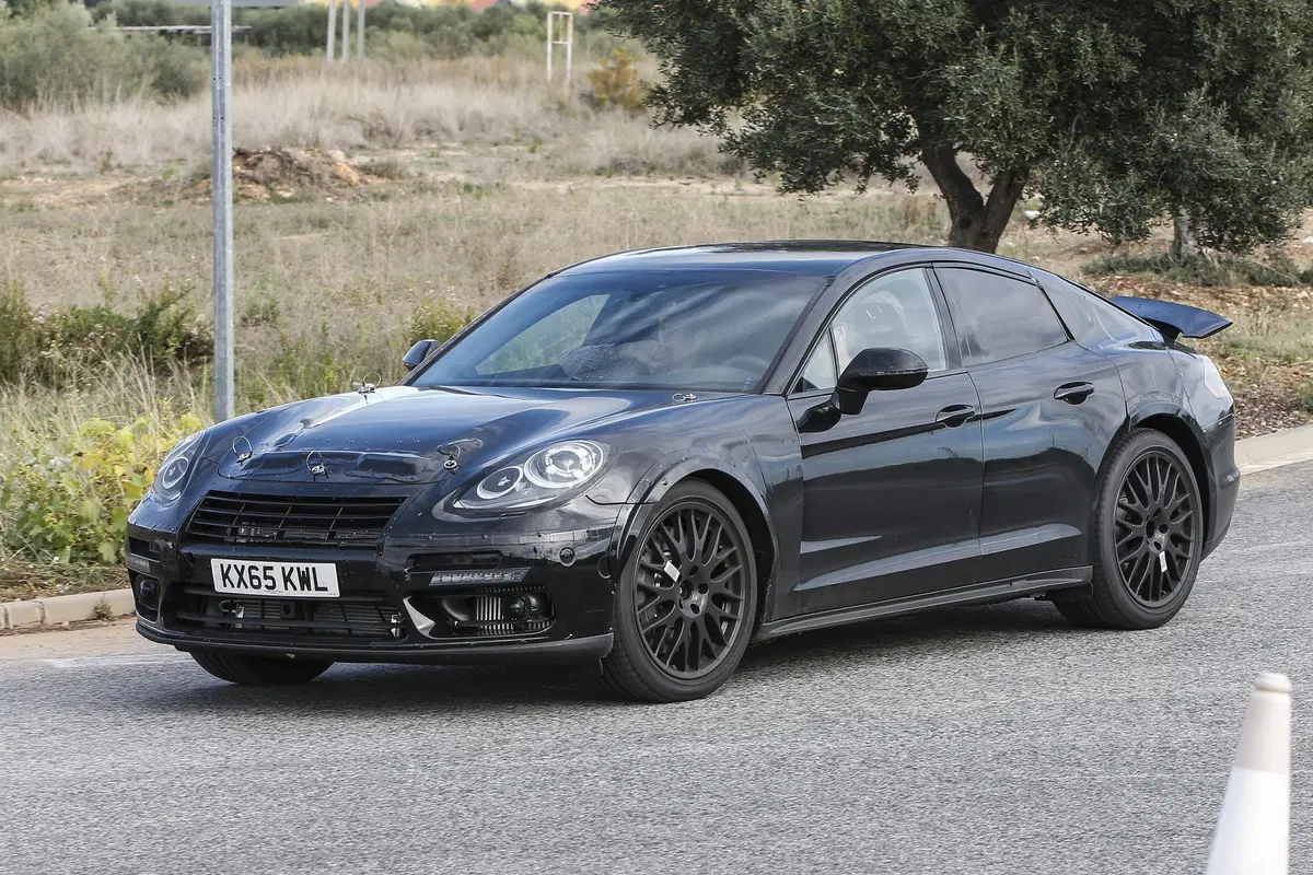 Nuova Bentley Continental GT, nascerà dalla Panamera (3)