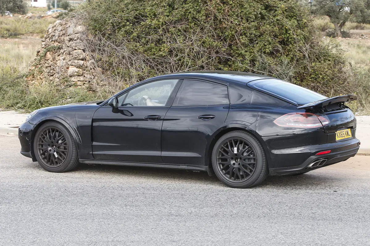Nuova Bentley Continental GT, nascerà dalla Panamera (7)