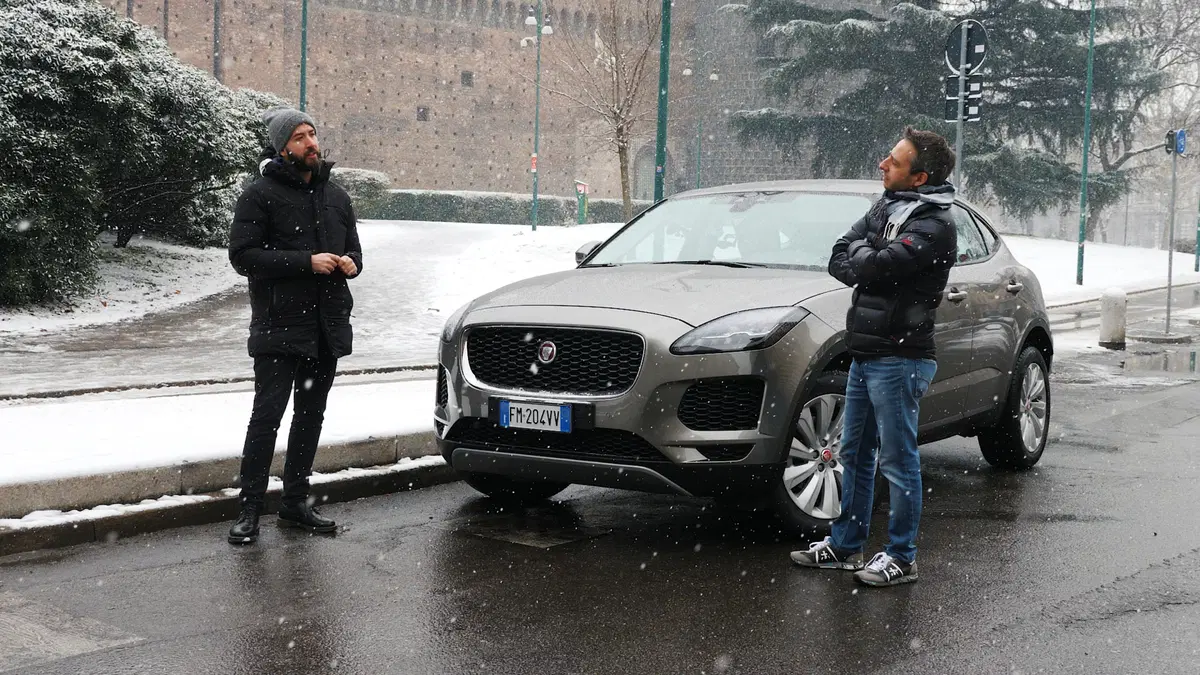 Jaguar E-Pace, Come va in... Città [video] (2)