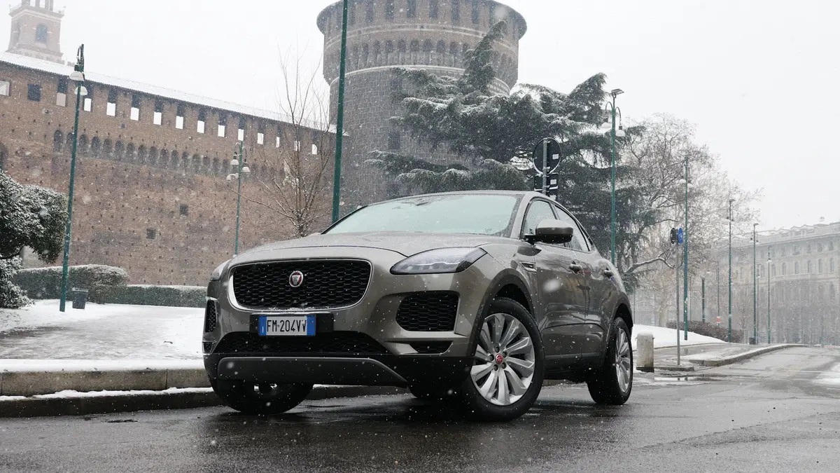 Jaguar E-Pace, Come va in... Città [video] (3)