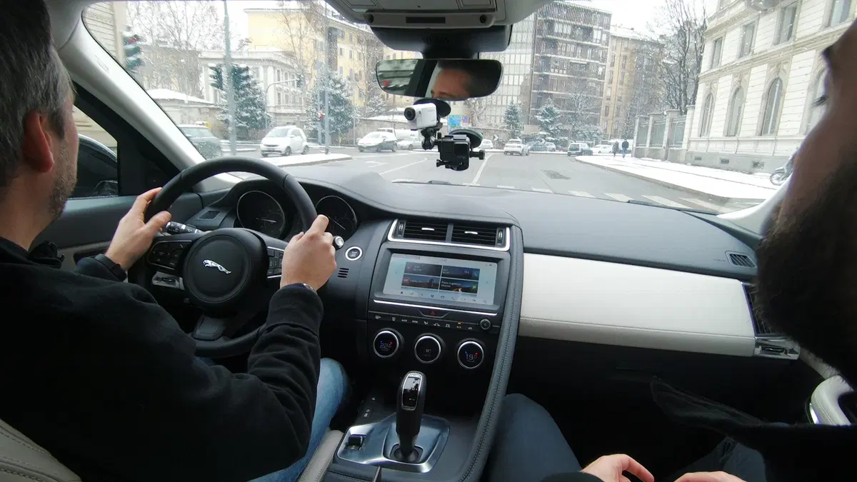 Jaguar E-Pace, Come va in... Città [video] (9)