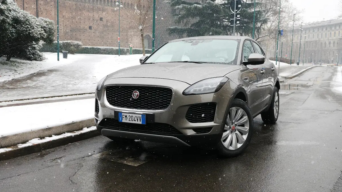 Jaguar E-Pace, Come va in... Città [video] (28)
