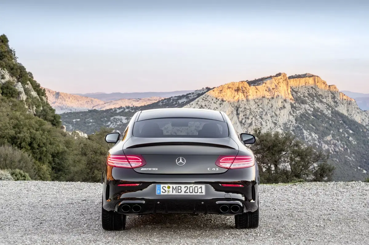 Mercedes-AMG C 43 4Matic, il restyling delle 2 porte a New York (7)