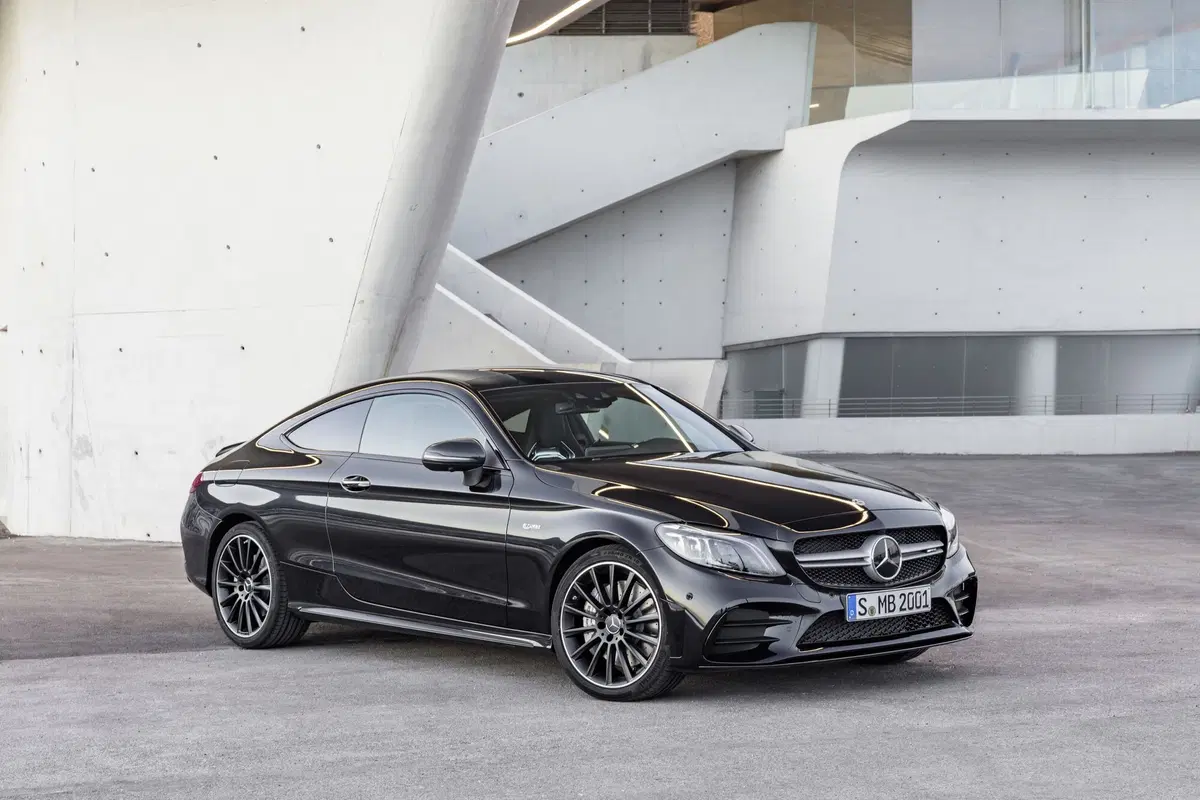 Mercedes-AMG C 43 4Matic, il restyling delle 2 porte a New York (4)