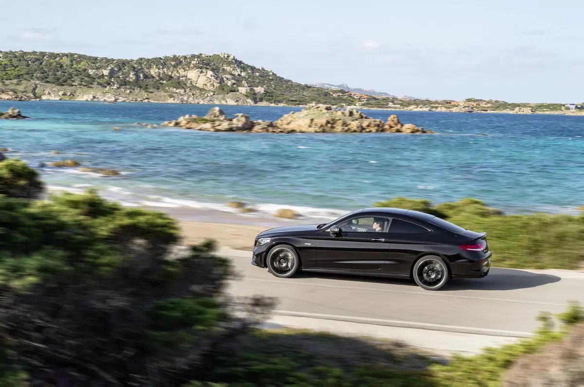Mercedes-AMG C 43 4Matic, il restyling delle 2 porte a New York (8)