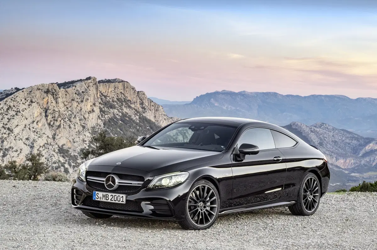 Mercedes-AMG C 43 4Matic, il restyling delle 2 porte a New York (6)