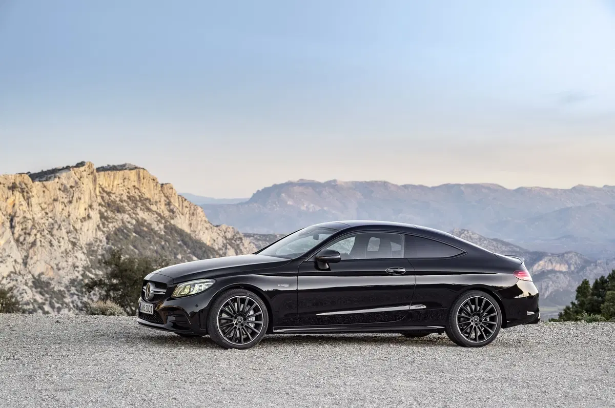 Mercedes-AMG C 43 4Matic, il restyling delle 2 porte a New York (12)
