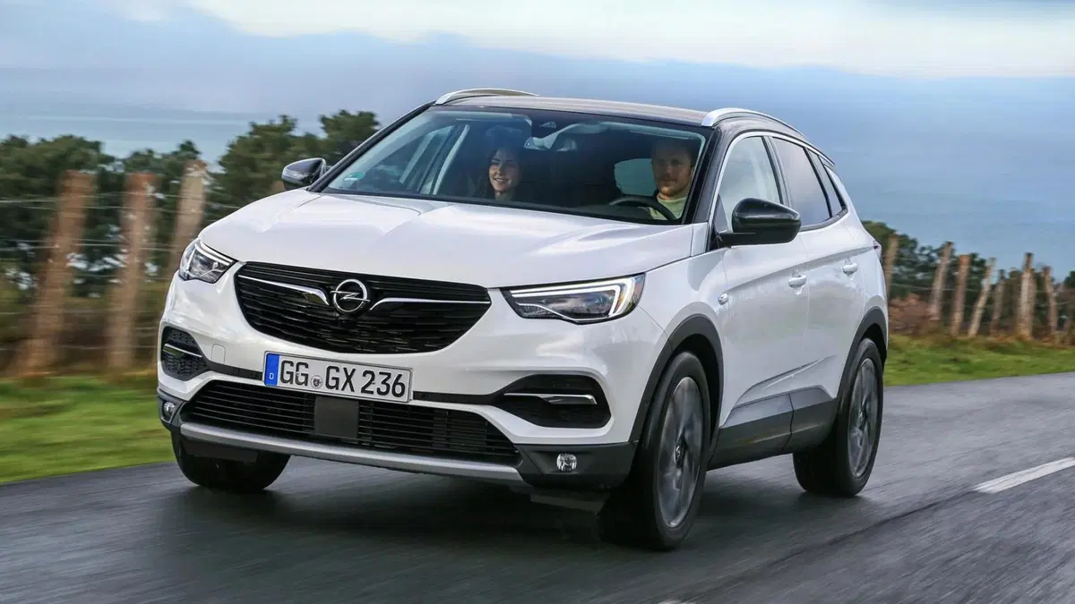 Opel Grandland X Ultimate | ora con il 2L diesel da 177 CV