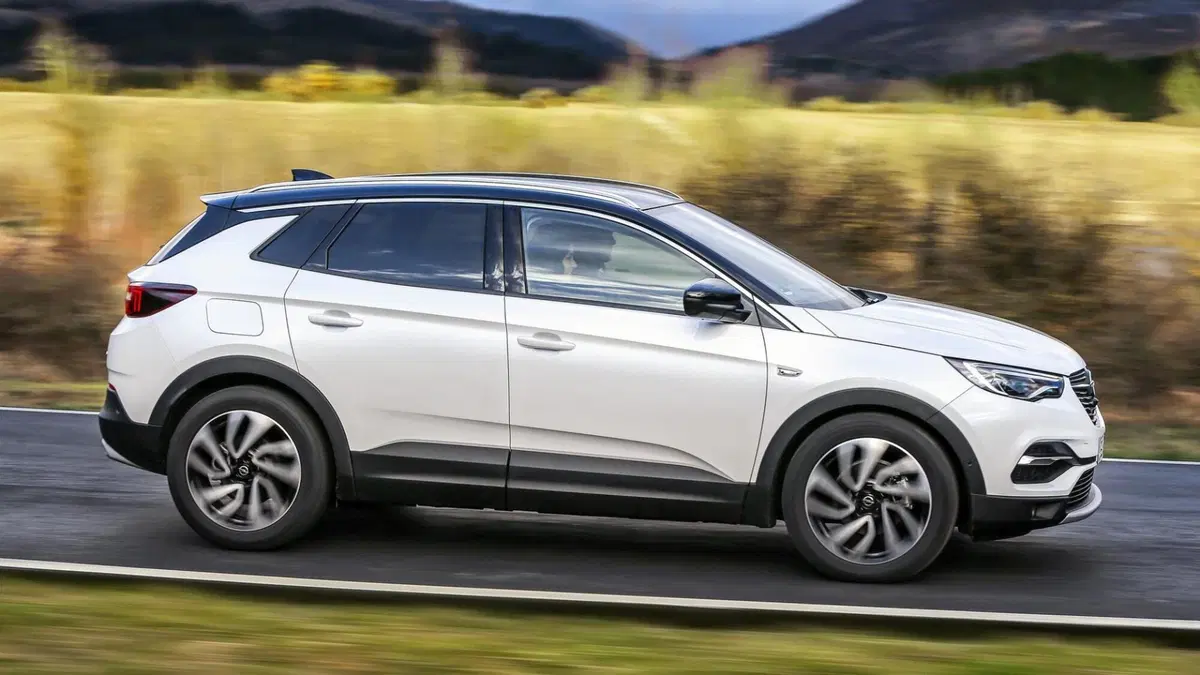 Opel Grandland X Ultimate | ora con il 2L diesel da 177 CV (4)