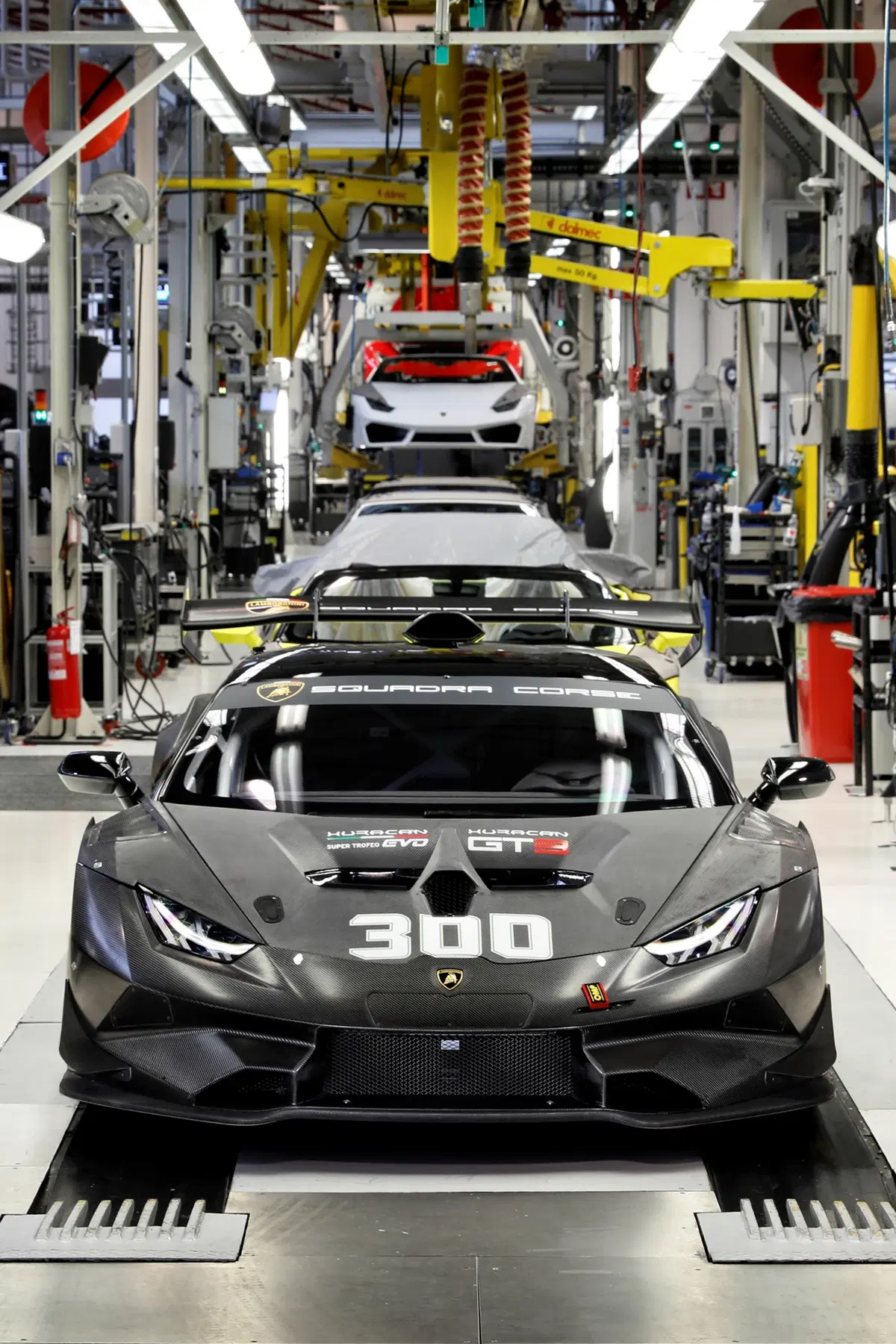 Lamborghini da record, prodotte 300 Huracán da competizione in 36 mesi (3)