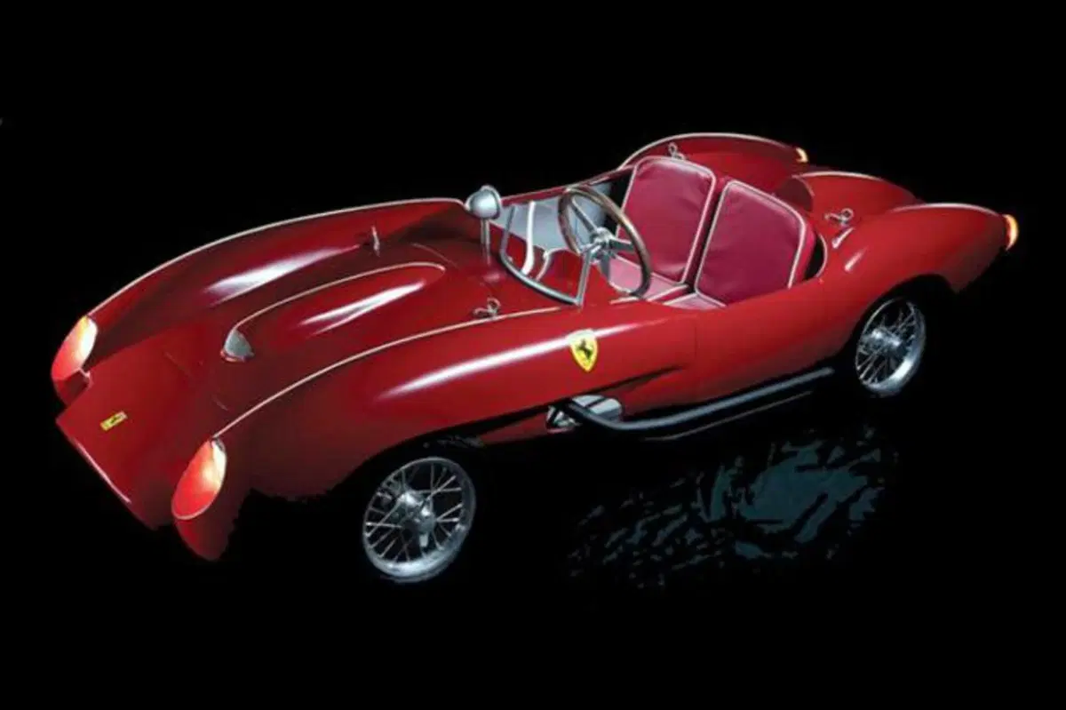 Ferrari 250 Testa Rossa, il modellino venduto a 82.000 euro. E’ record