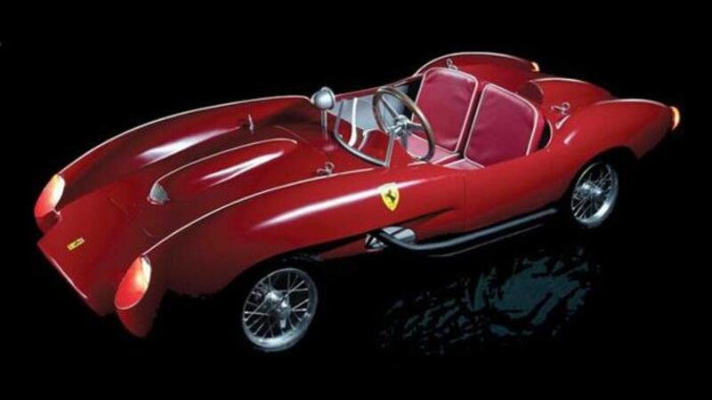 Ferrari 250 Testa Rossa, il modellino venduto a 82.000 euro. E&rsquo; record