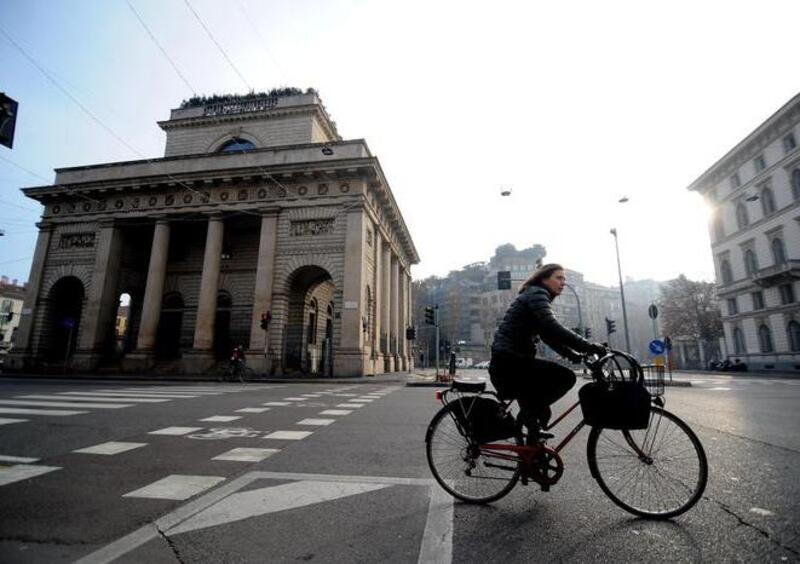 Scattano i blocchi del traffico in tutta Italia. Ma &egrave; polemica (info, orari, citt&agrave;)