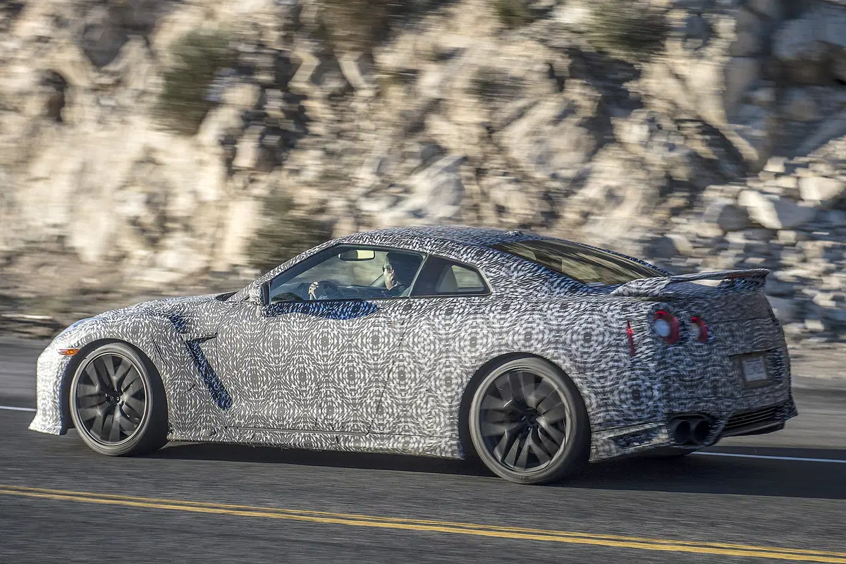 Nissan GT-R: è tempo dell'ultimo restyling  (4)