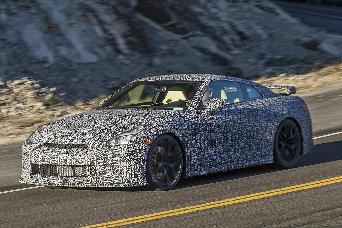 Nissan GT-R: è tempo dell'ultimo restyling  (2)