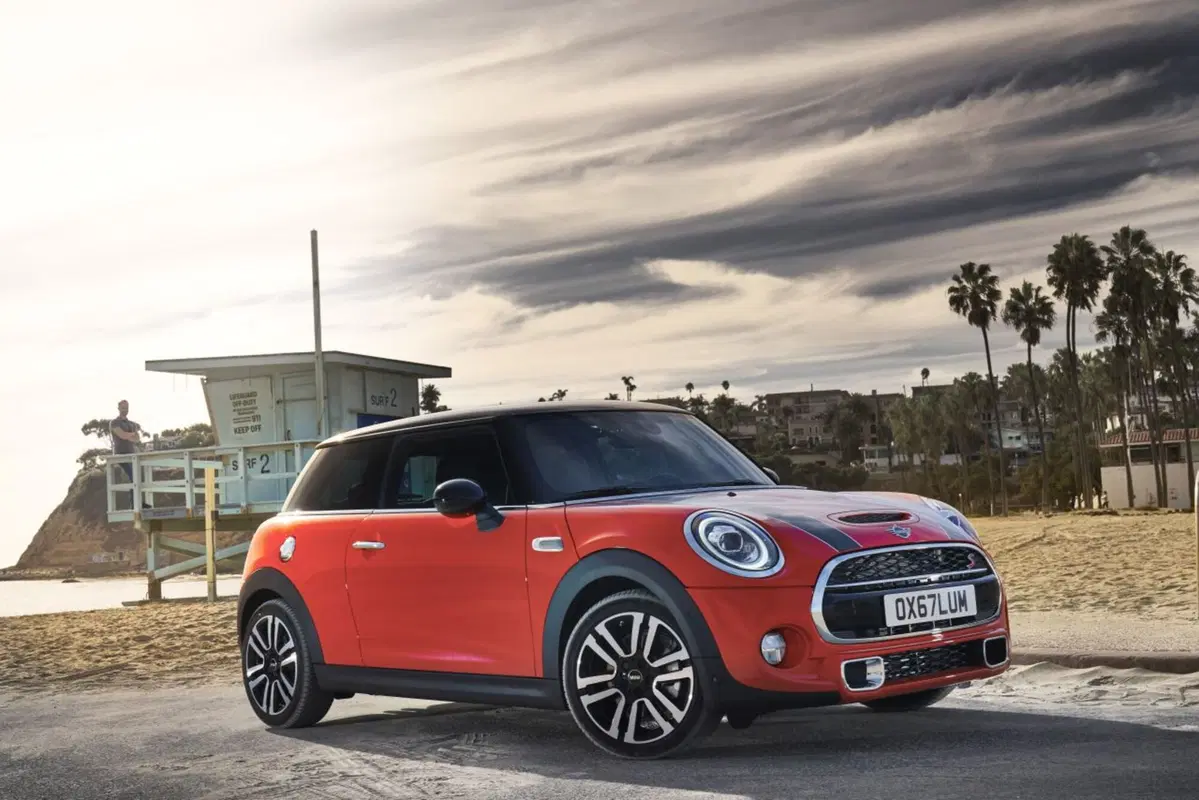 Mini Cooper S: restyling, personalizzazioni e tanto divertimento [Video]