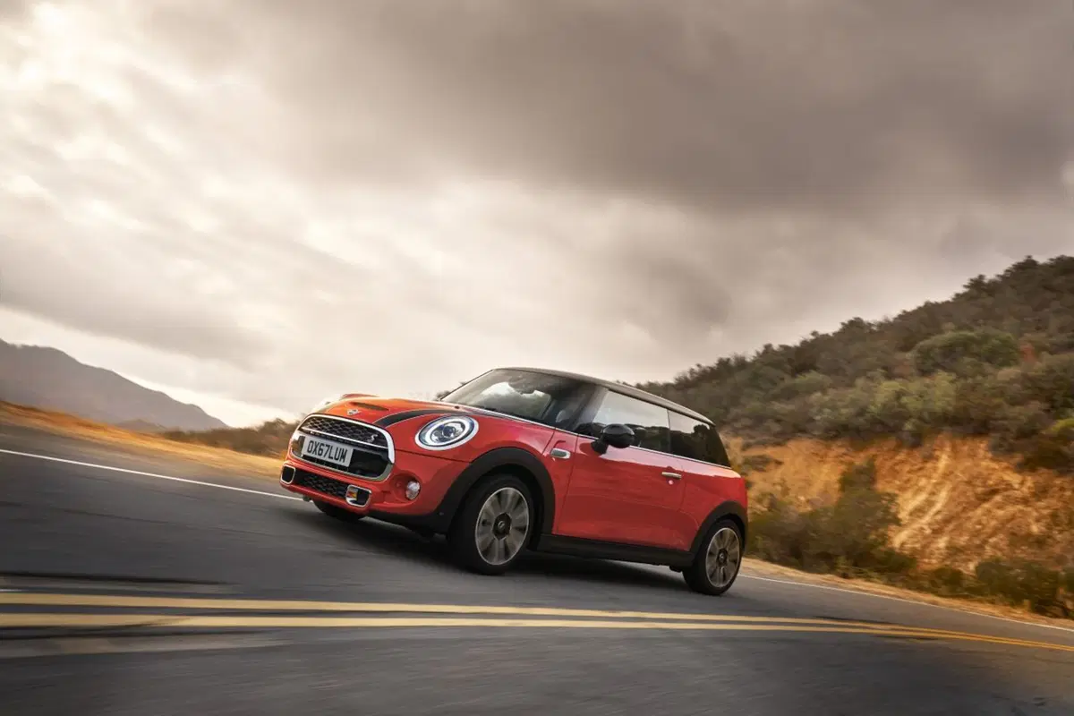 Mini Cooper S: restyling, personalizzazioni e tanto divertimento [Video] (2)