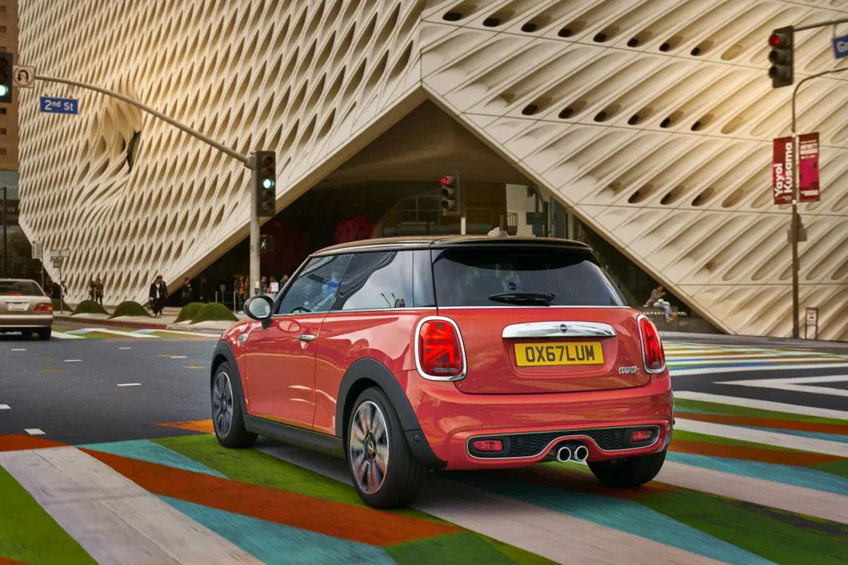 Mini Cooper S: restyling, personalizzazioni e tanto divertimento [Video] (8)