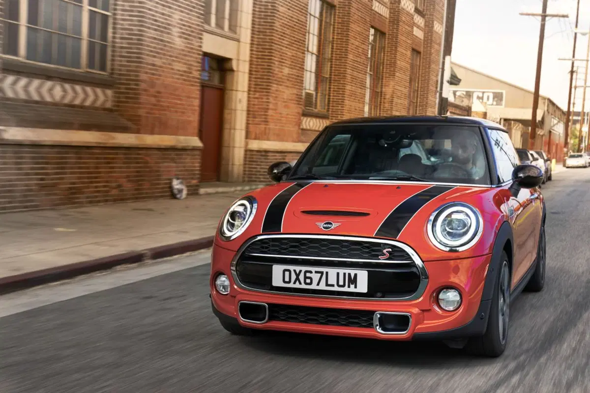 Mini Cooper S: restyling, personalizzazioni e tanto divertimento [Video] (10)