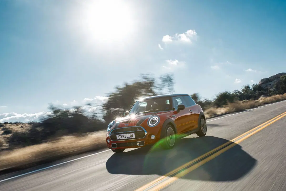 Mini Cooper S: restyling, personalizzazioni e tanto divertimento [Video] (16)