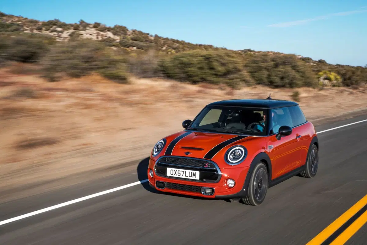 Mini Cooper S: restyling, personalizzazioni e tanto divertimento [Video] (18)