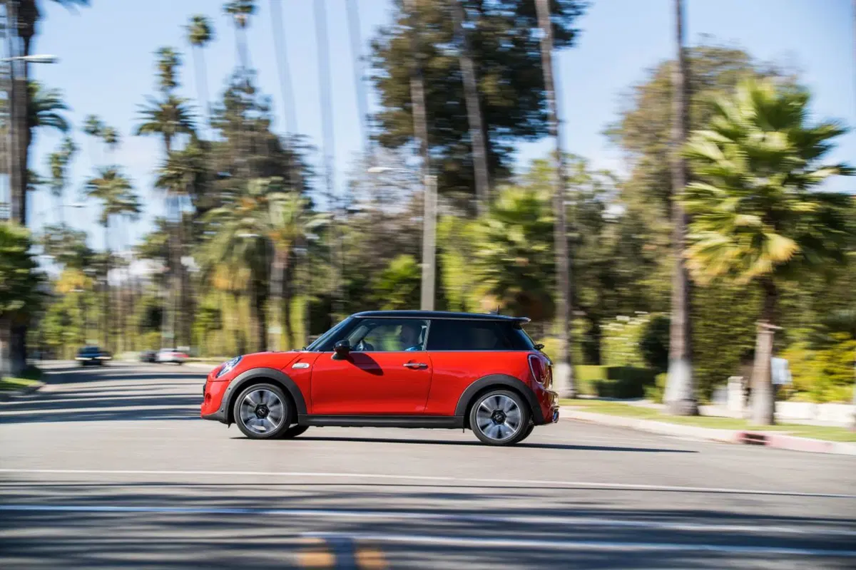 Mini Cooper S: restyling, personalizzazioni e tanto divertimento [Video] (21)